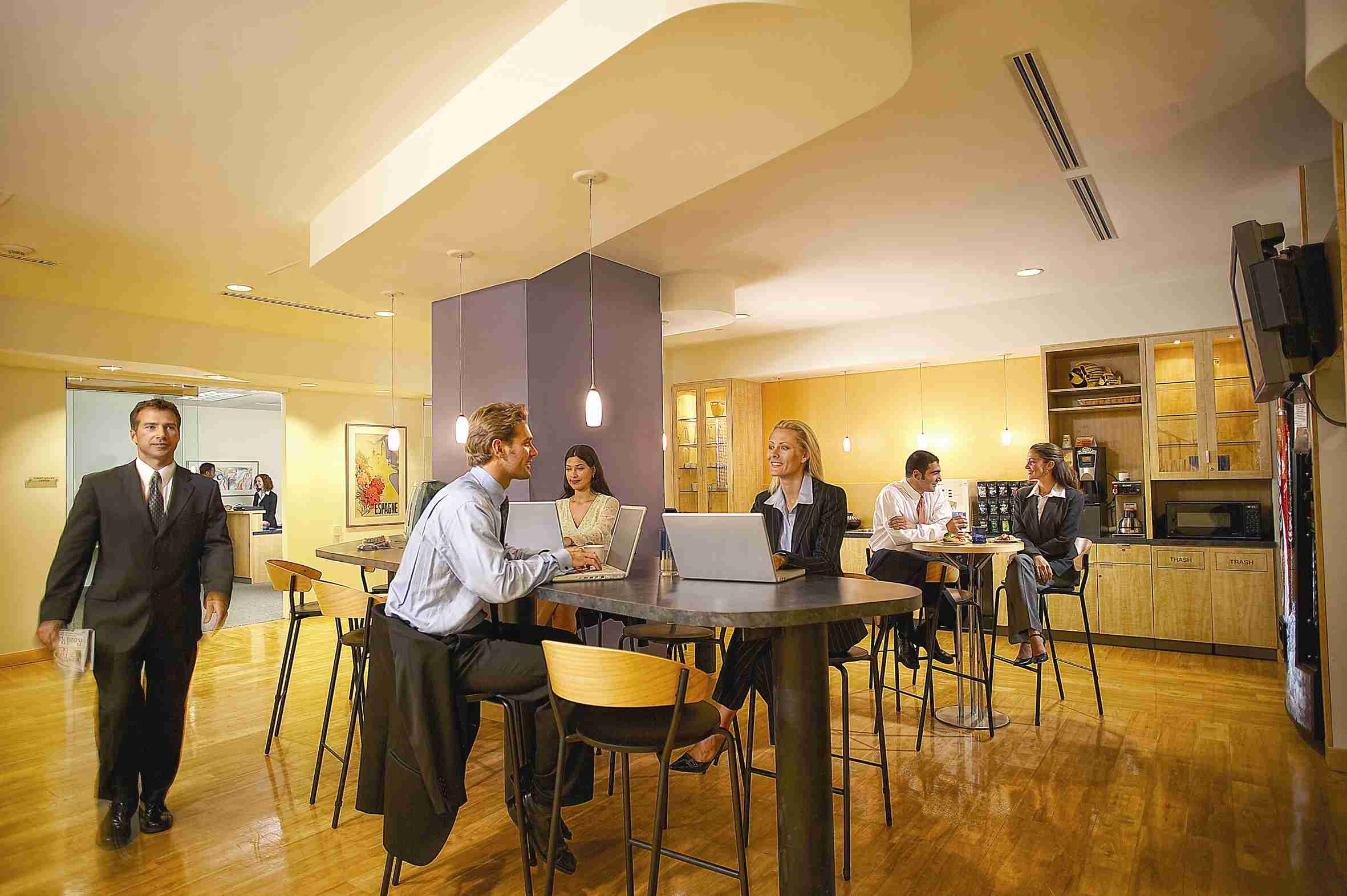 Mit Flying Blue direkt in die Regus Business Lounge, Regus Management ...